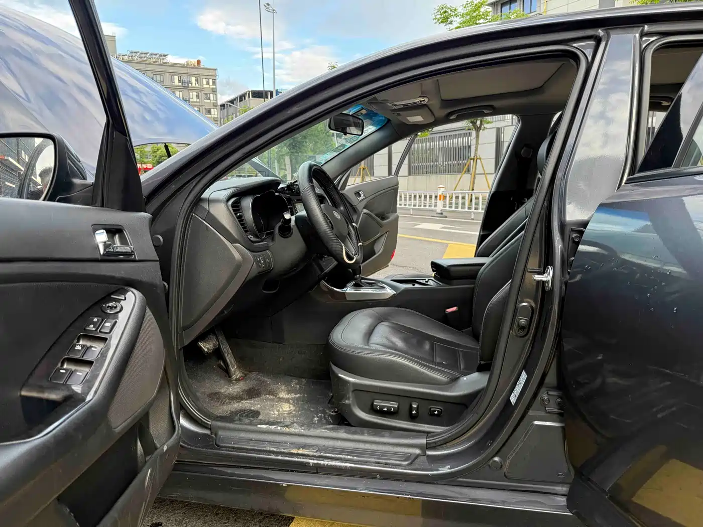 Kia K5 2012 2.0L Automatic DLX Special Edition фото 16