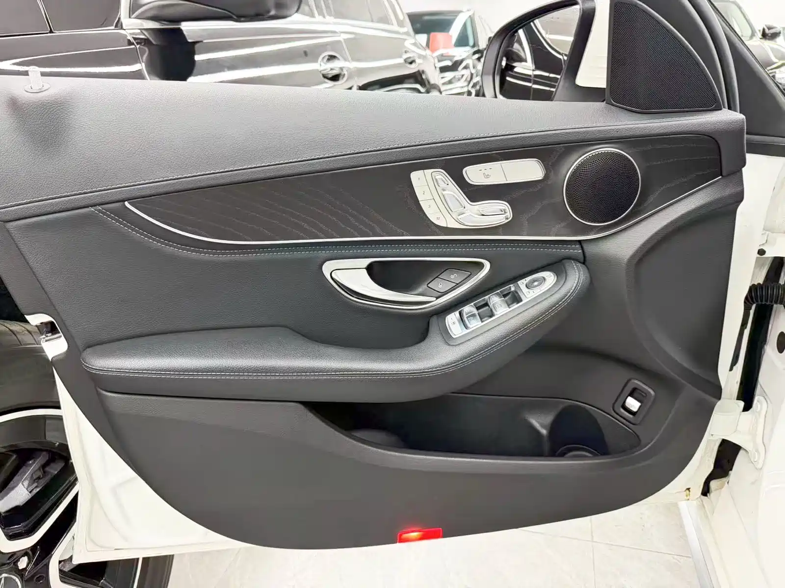 Фото 13 - Mercedes-Benz C-Class
