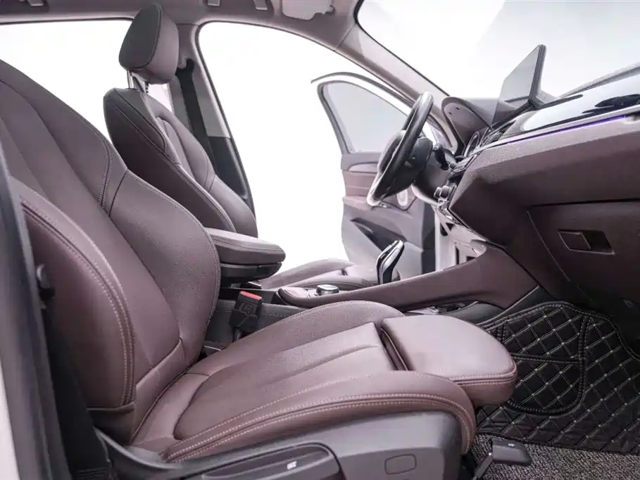 BMW X1 2022 sDrive20Li Fashion фото 25