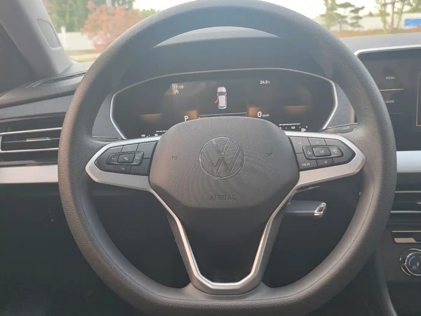 Volkswagen Lavida 2023 1.5L Auto Delight Edition фото 14