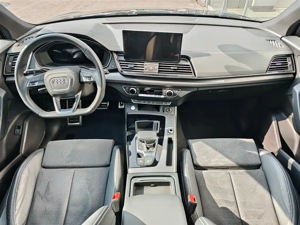 Audi Q5L Sportback 2024 40 TFSI Luxury Version фото 7