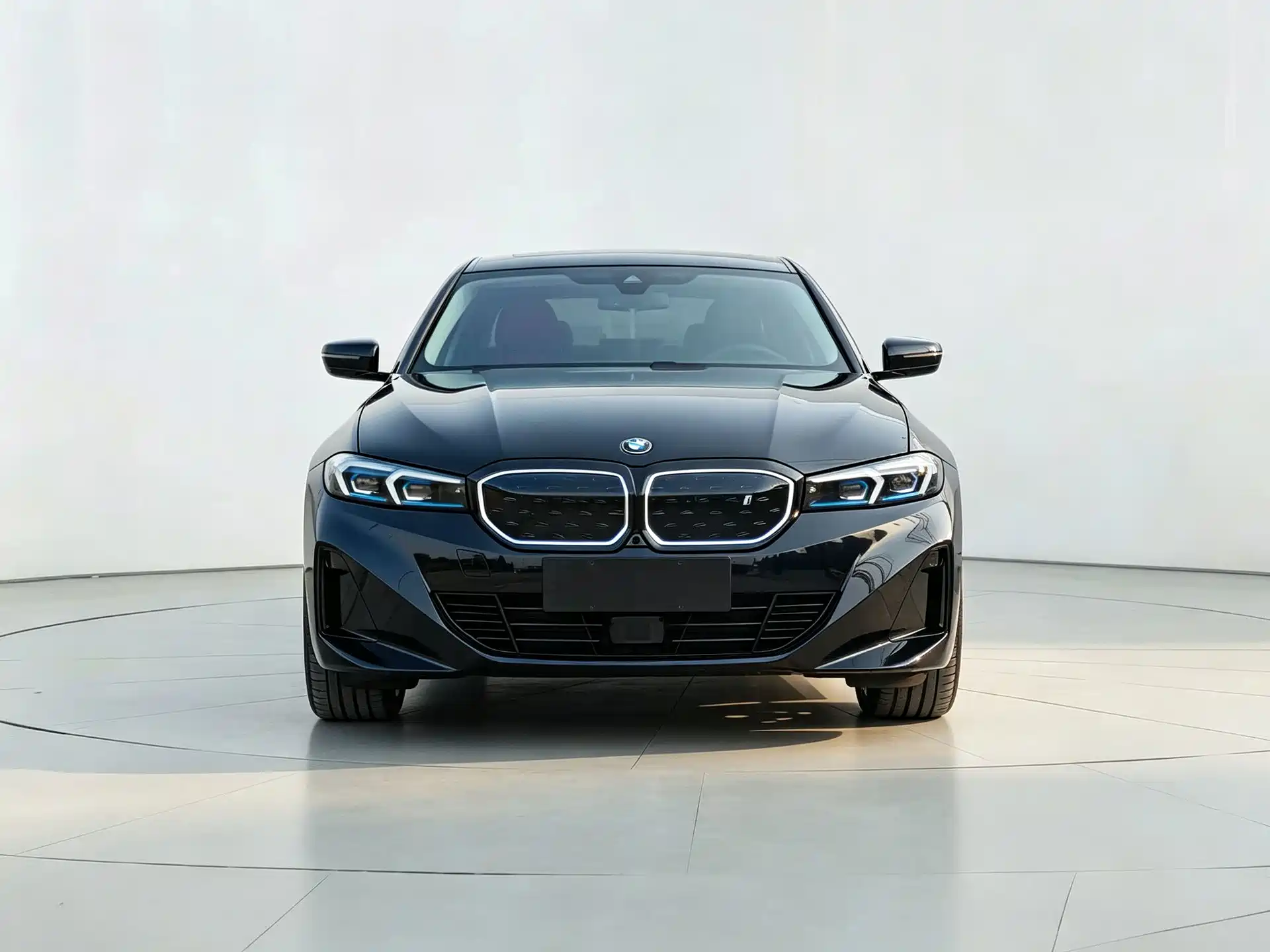 Фото 2 - BMW i3