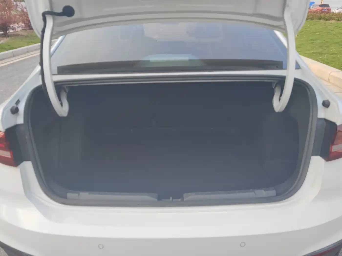 Volkswagen Lavida 2023 1.5L Auto Delight Edition фото 11
