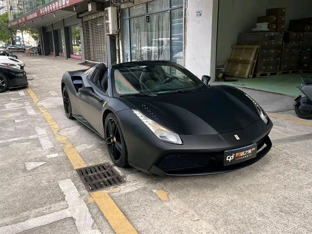 FERRARI 488