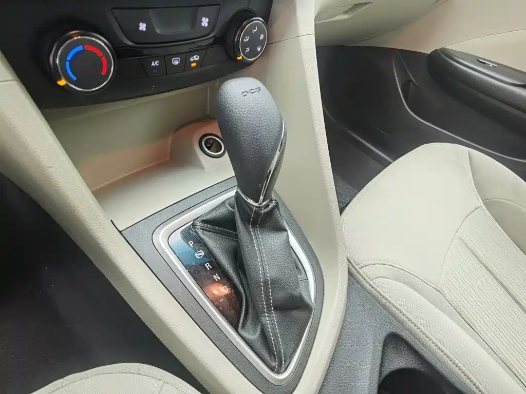 Фото 13 - Buick Excelle