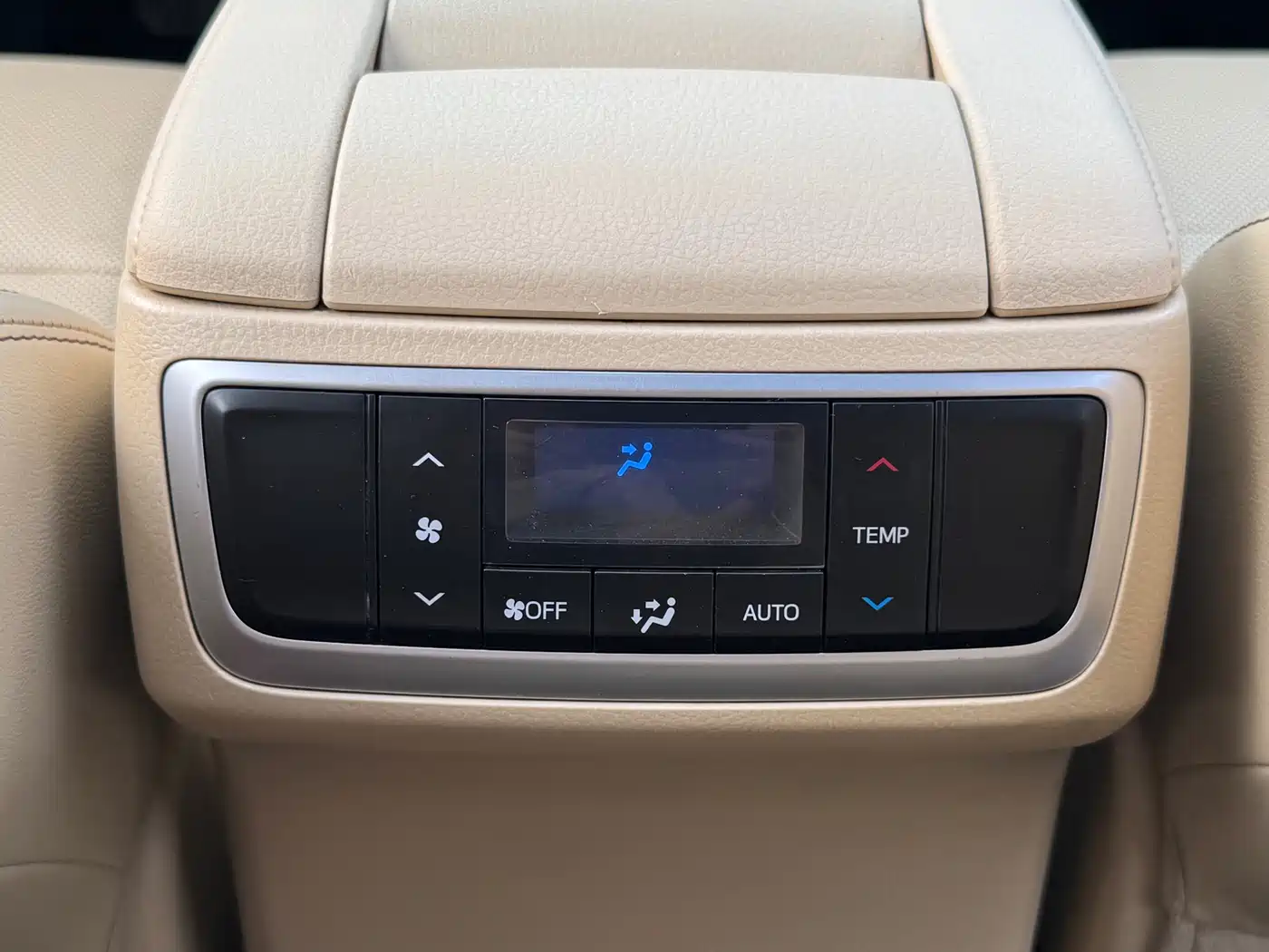 Toyota Highlander 2015 2.0T AWD Luxury Edition 7-seater фото 17