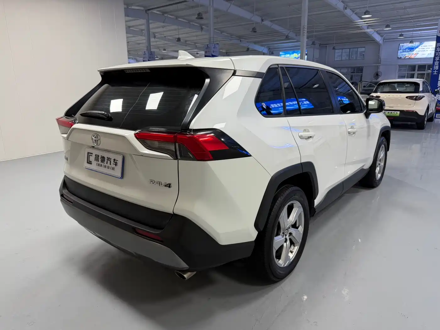 Toyota RAV4 Rongfang 2020 2.0L CVT 2WD Trend Edition фото 4