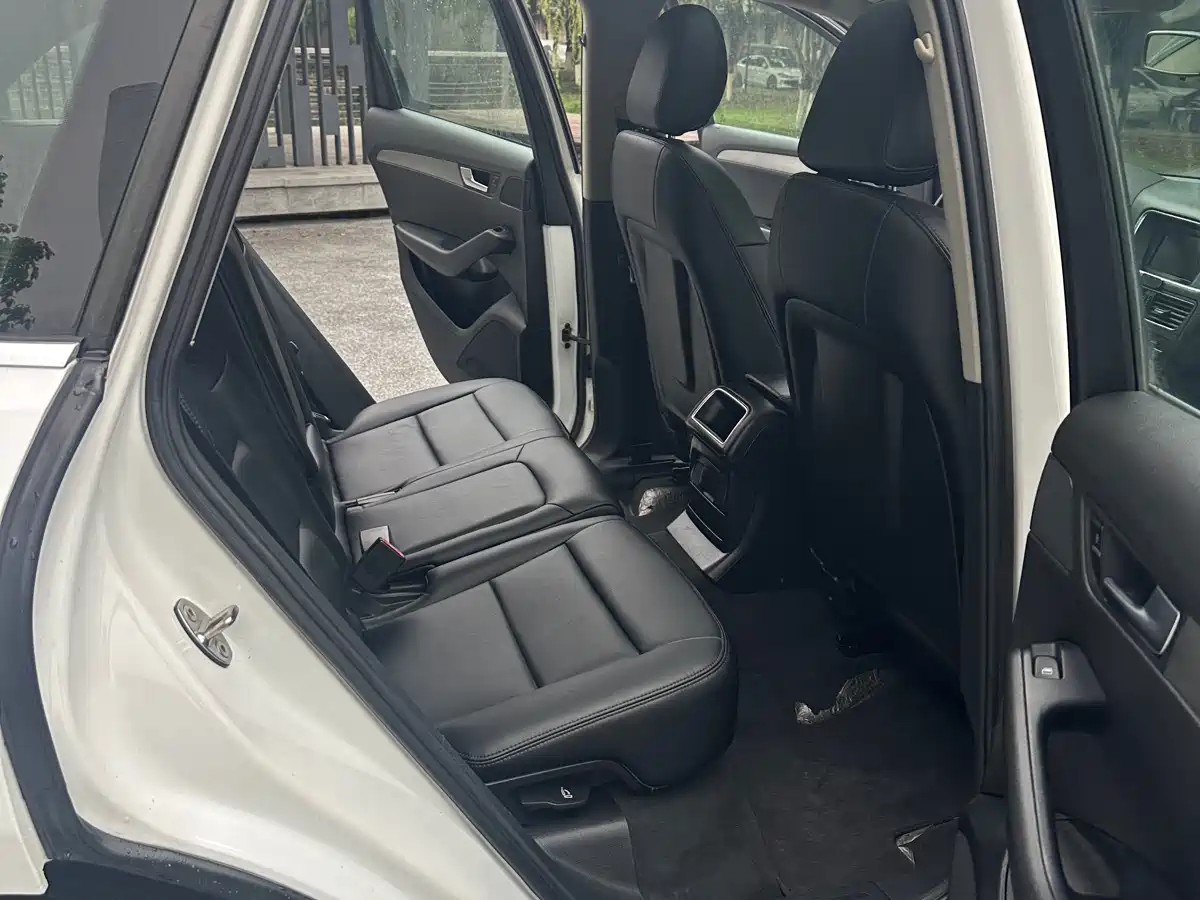 Audi Q5 2011 2.0TFSI Comfort фото 11