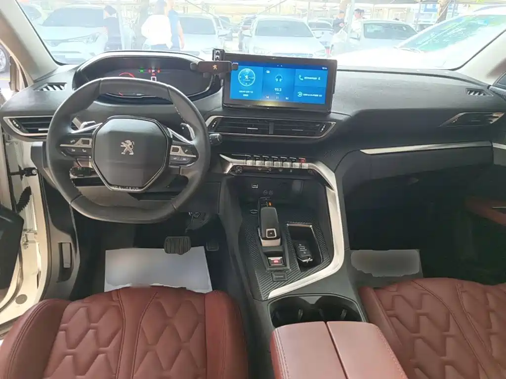 Фото 10 - Peugeot 4008