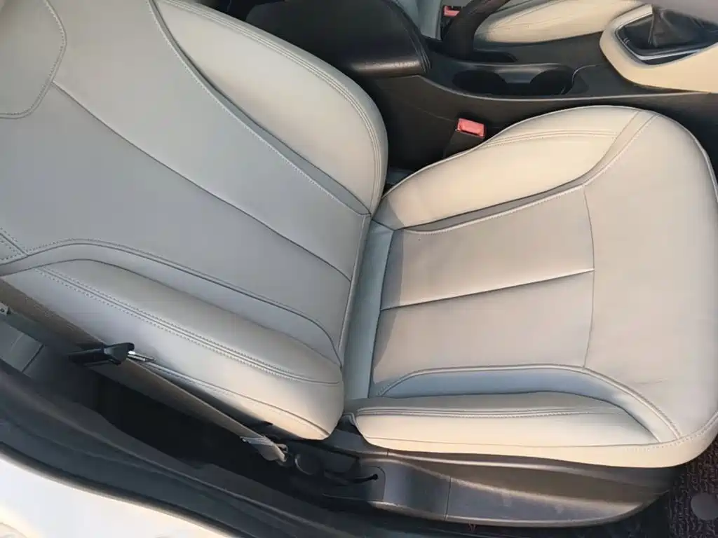 Фото 25 - Buick Excelle