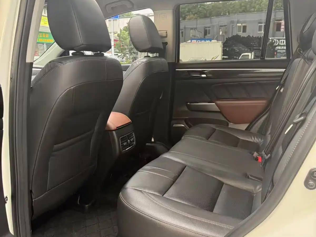 GAC Trumpchi Trumpchi GS7 2017 320T 2WD Luxury Smart Connect фото 4