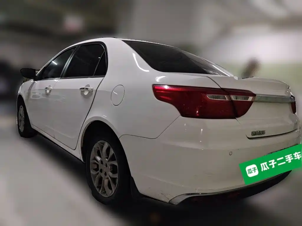Фото 25 - Geely Vision