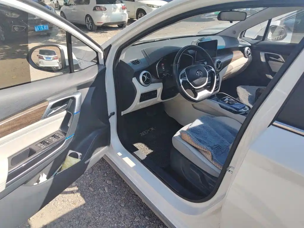 BAIC Beijing EU5 2019 2018 R500 Smart Wind Edition