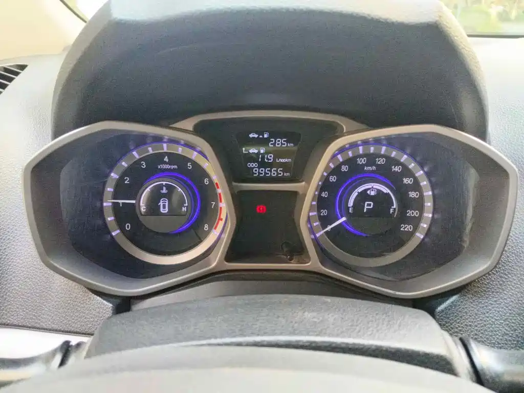 JAC Refine S3 2014 2014 1.5L CVT Luxury Smart
