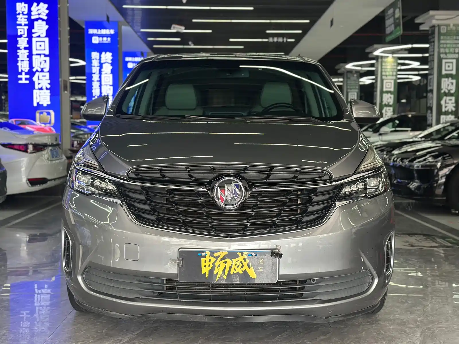 Фото 2 - Buick GL8