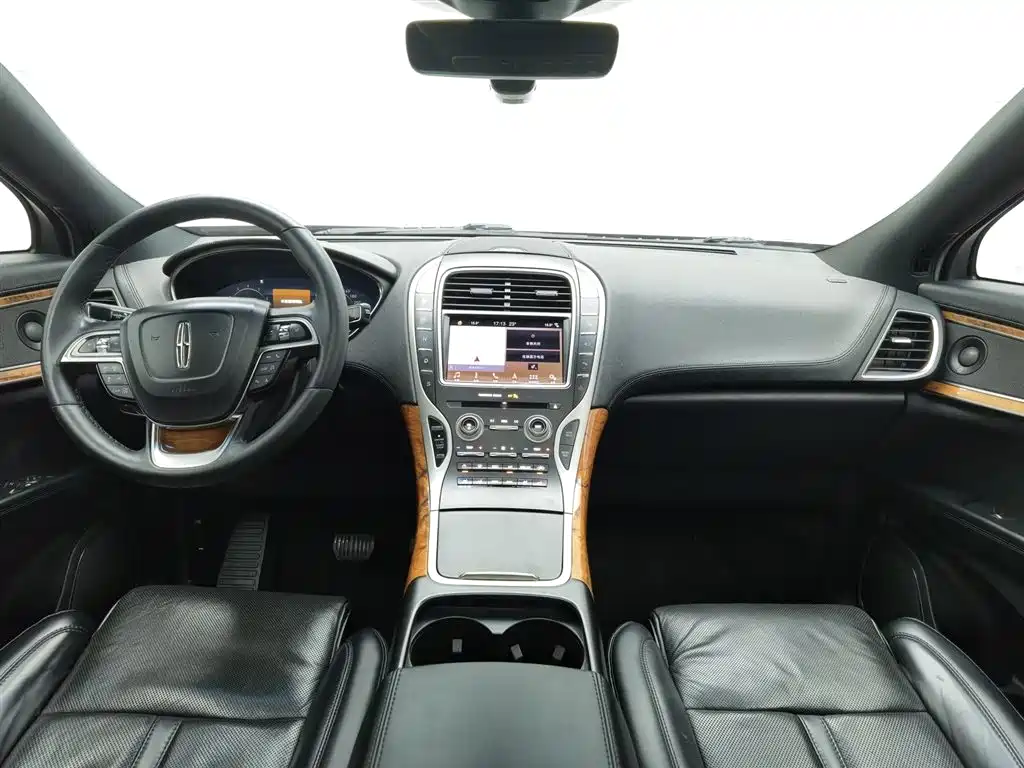 LINCOLN NAVIGATOR (IMPORT)