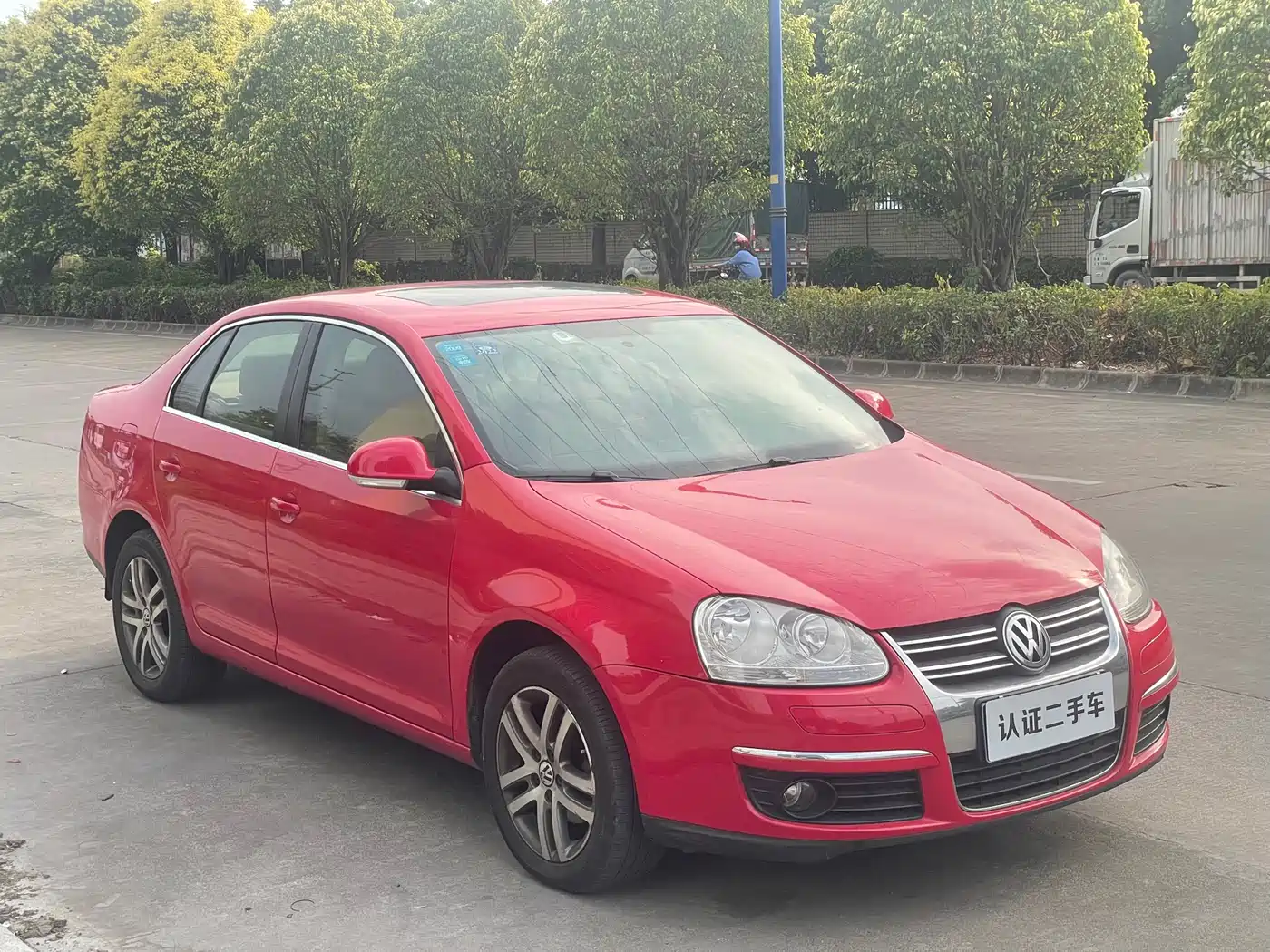 Volkswagen Sagitar 2009 1.6L Automatic Fashion фото 3