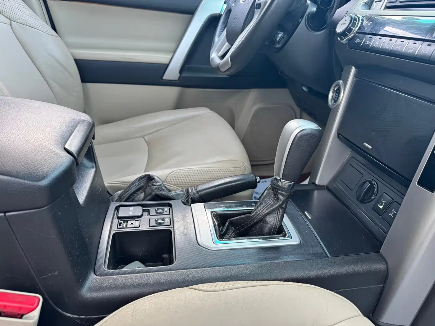 Toyota Prado 2010 4.0L Automatic TX-L фото 19