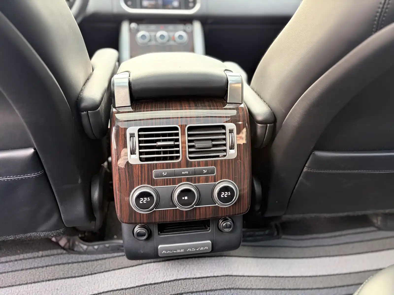 Фото 9 - Land Rover Range Rover