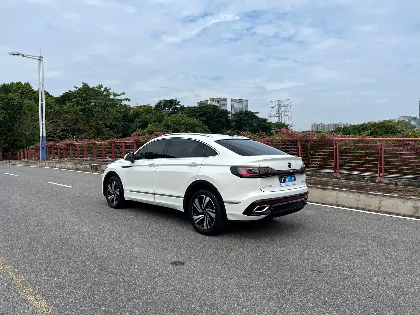 Volkswagen Tiguan X 2022 330TSI 2WD Premium Comfort Edition фото 23