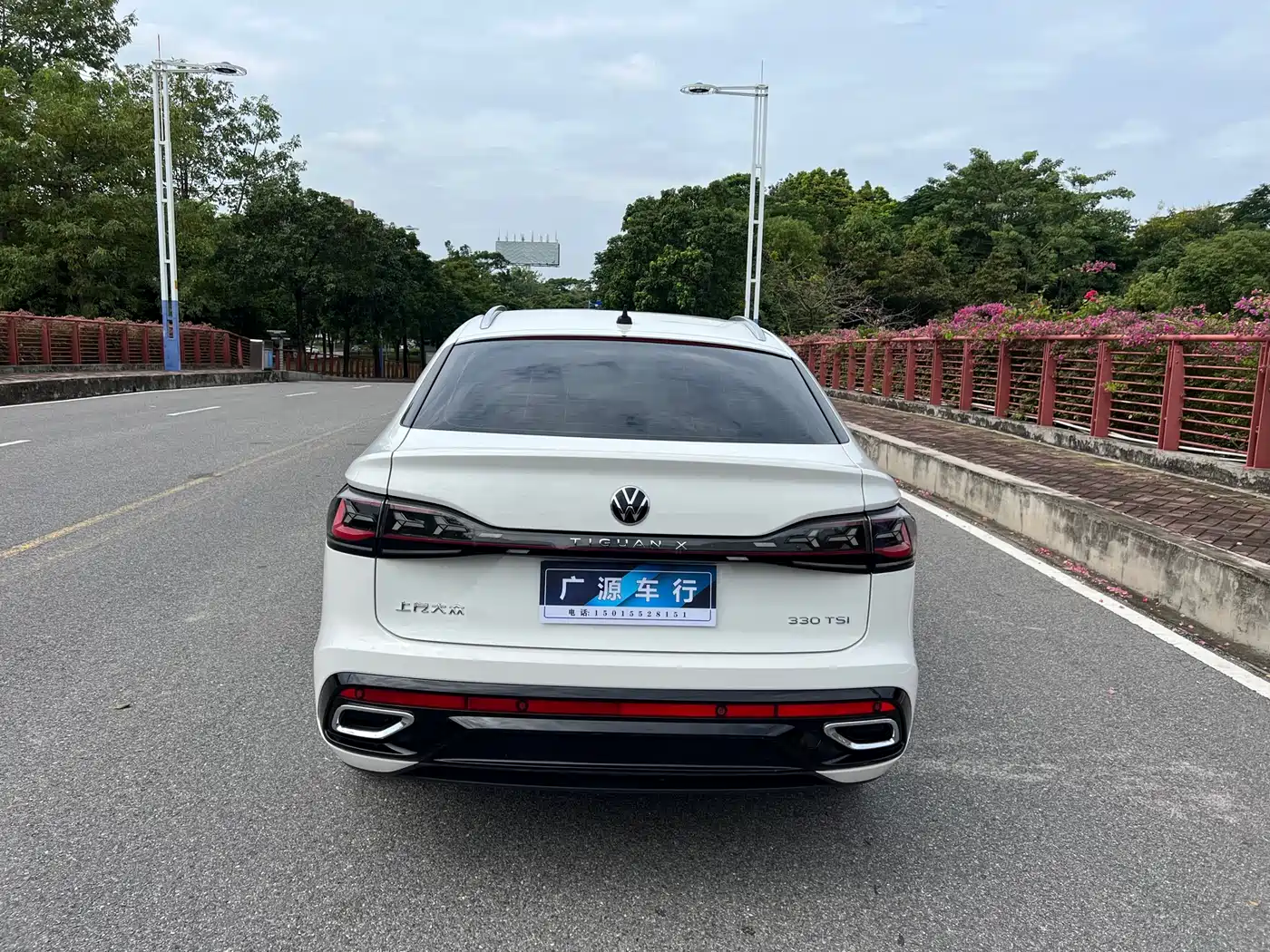 Volkswagen Tiguan X 2022 330TSI 2WD Premium Comfort Edition фото 28