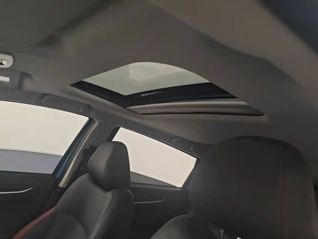 Фото 18 - Geely Vision X3