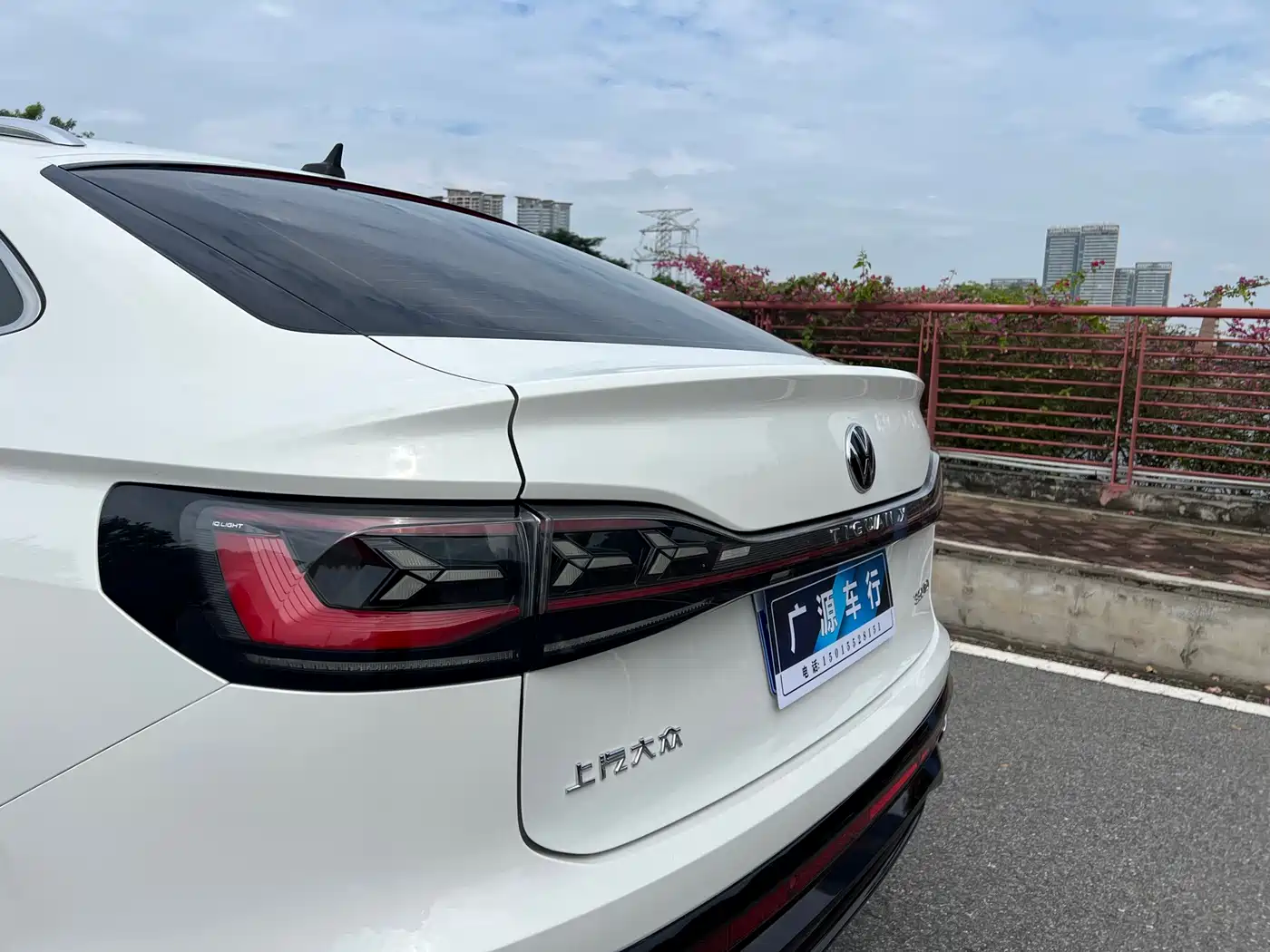 Volkswagen Tiguan X 2022 330TSI 2WD Premium Comfort Edition фото 27