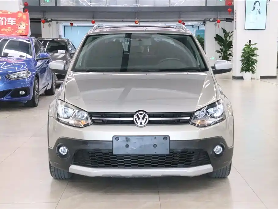 Volkswagen Polo 2012 1.6L Cross Polo AT фото 2