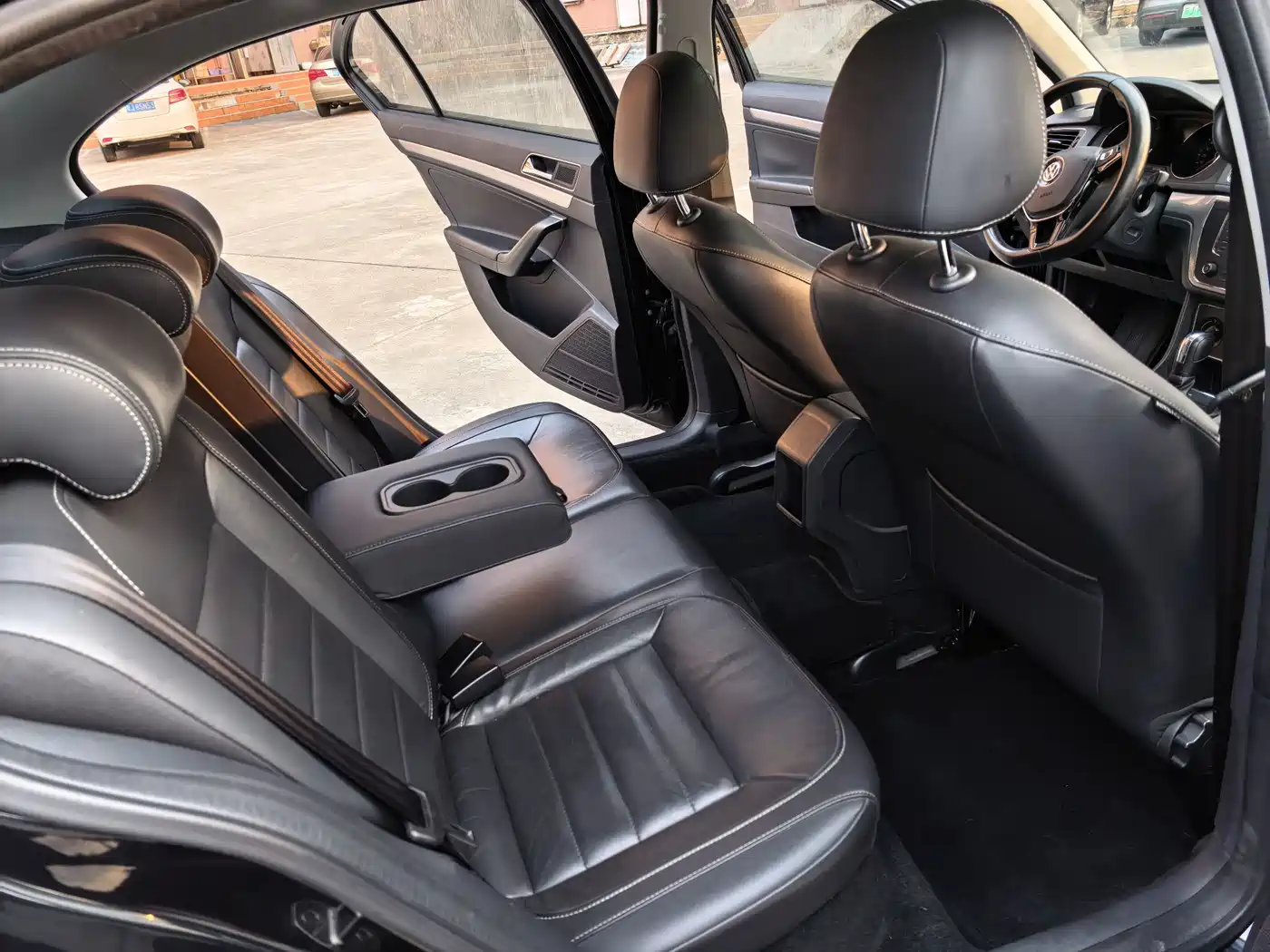 Volkswagen Lavida 2017 1.6L Automatic Comfort Edition фото 9