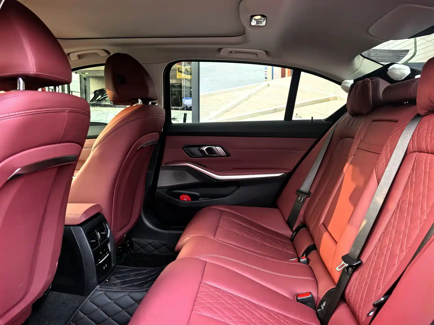 BMW 3 Series 2025 325Li M Sport Package фото 7