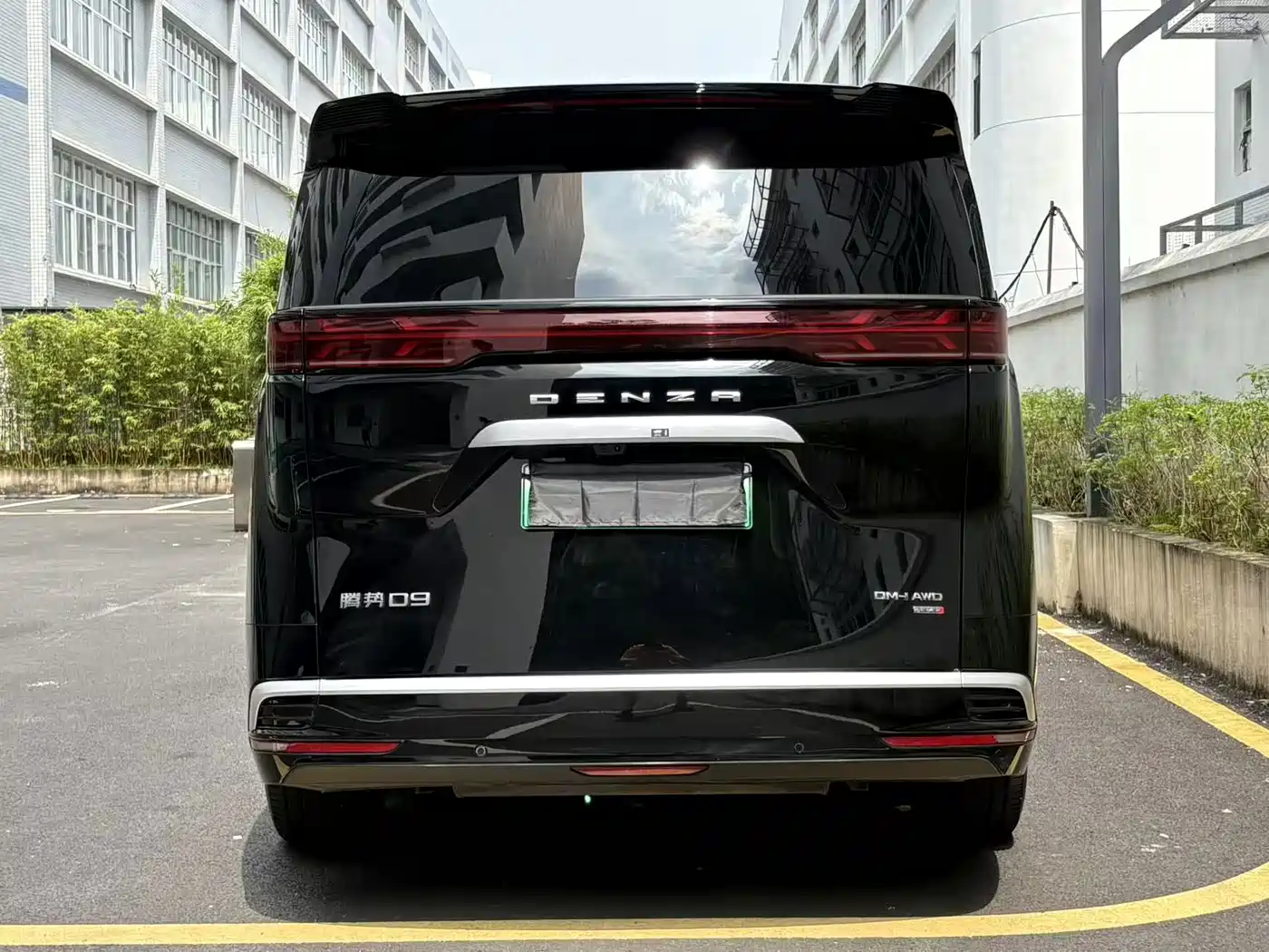 Denza D9 2026 2025 DM-i Smart Driving Edition 1020 AWD Flagship