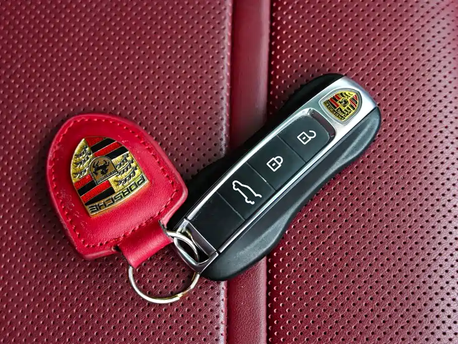 Porsche Cayenne New Energy 2024 Cayenne E-Hybrid 2.0T фото 41