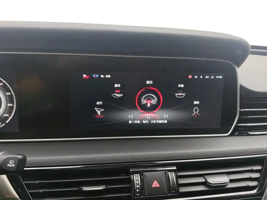 Hongqi HS5 2022 Facelift 2.0T Smart Flag Enjoyment Edition фото 13