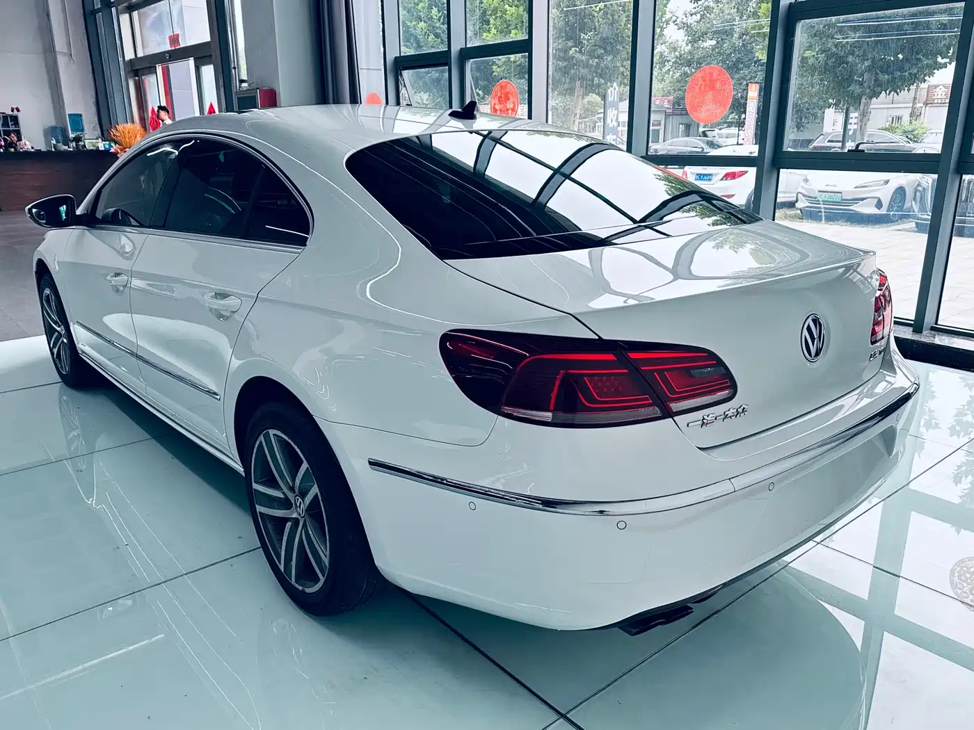 Volkswagen FAW-Volkswagen CC 2015 2.0TSI Luxury фото 4