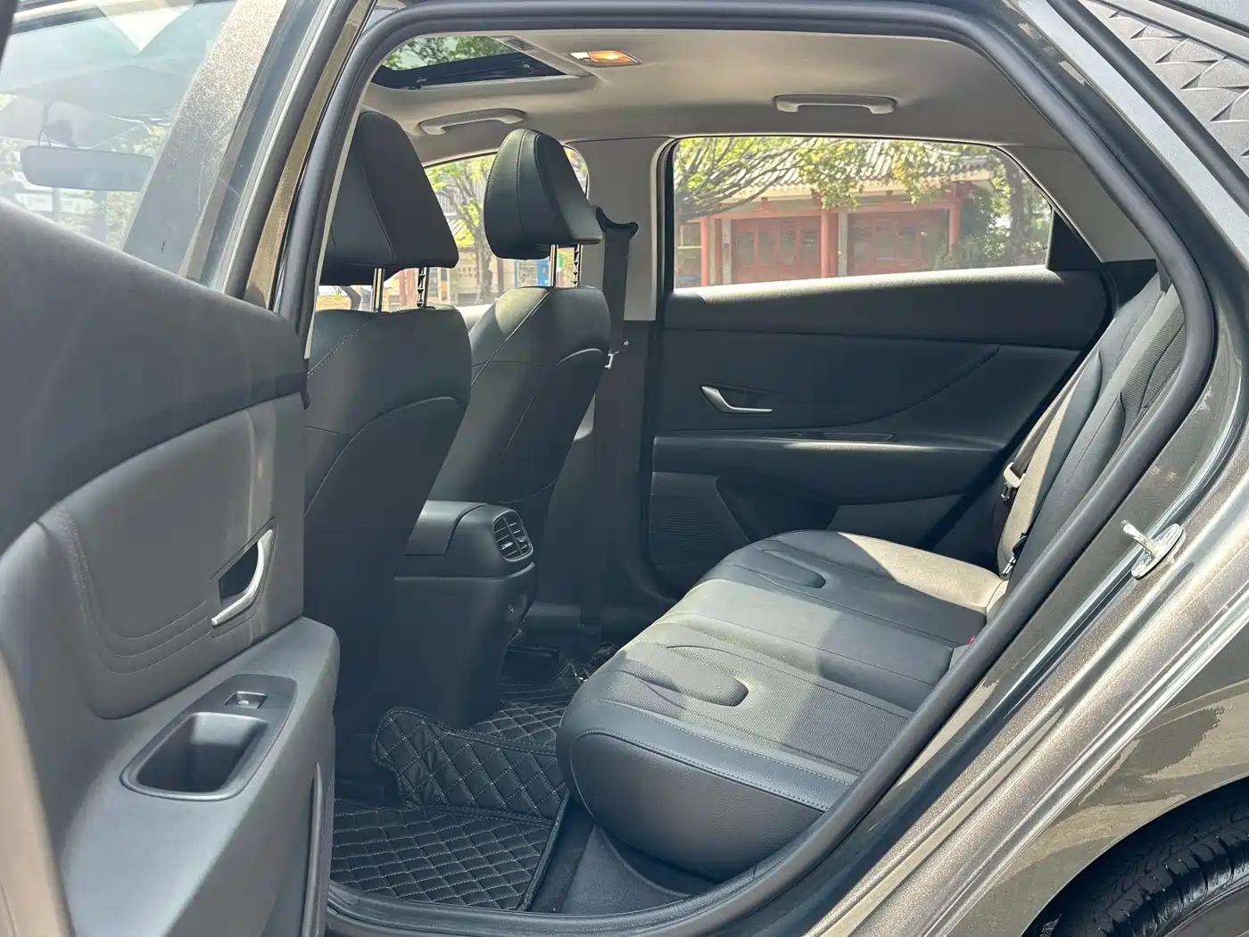 Hyundai Elantra 2023 1.5L CVT GLX Elite Edition фото 11