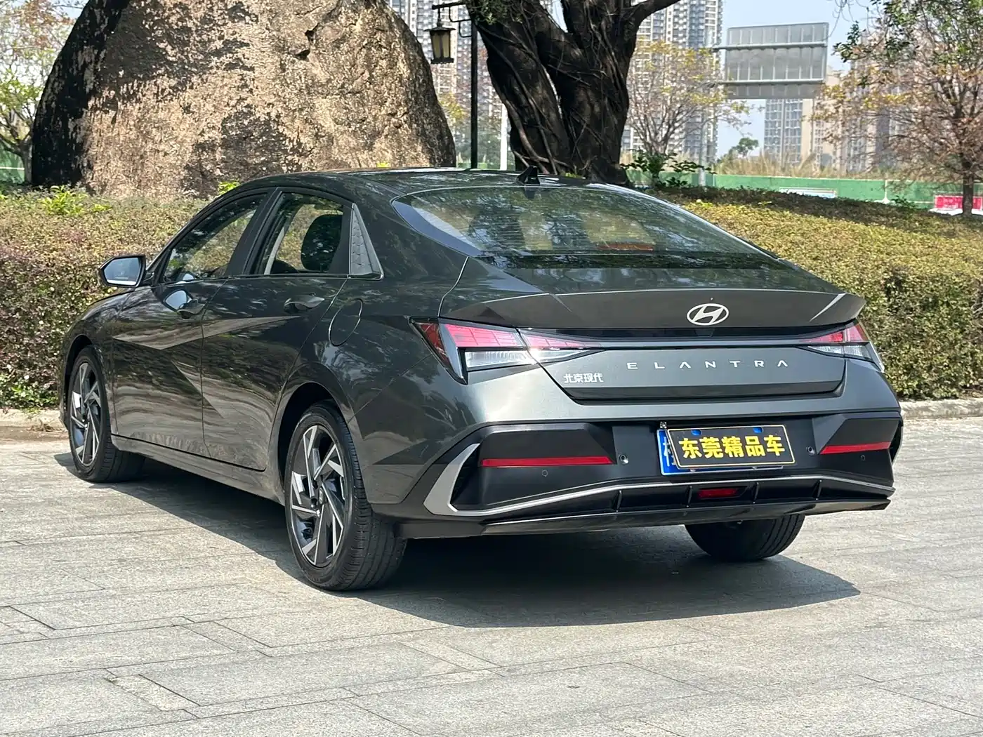 Hyundai Elantra 2023 1.5L CVT GLX Elite Edition фото 4