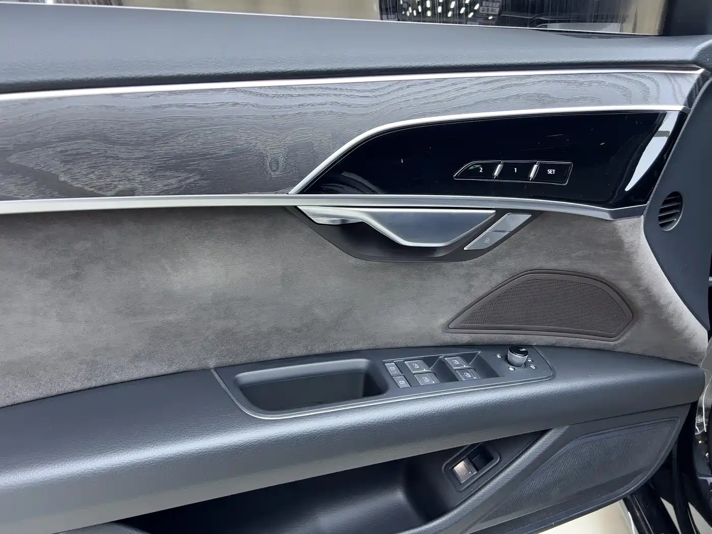 Audi A8 2022 A8L 50 TFSI quattro Comfort Collector's Edition фото 8