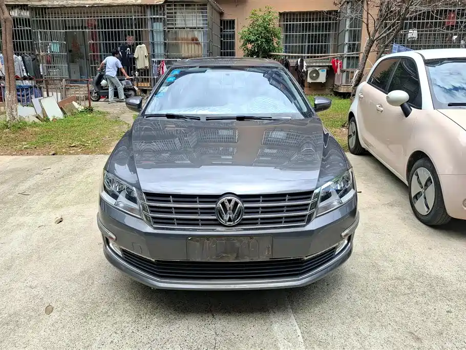 Volkswagen Lavida 2013 Facelift Classic 1.6L Manual Comfort фото 2