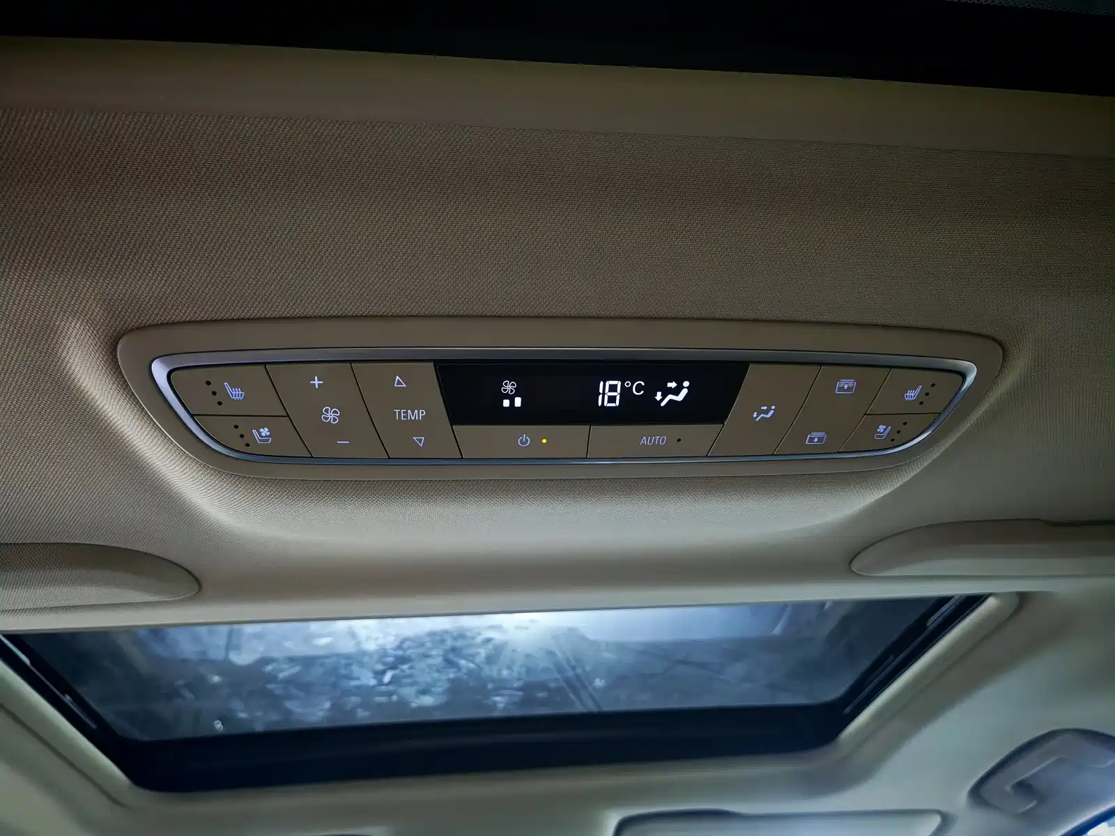 Фото 16 - Buick GL8