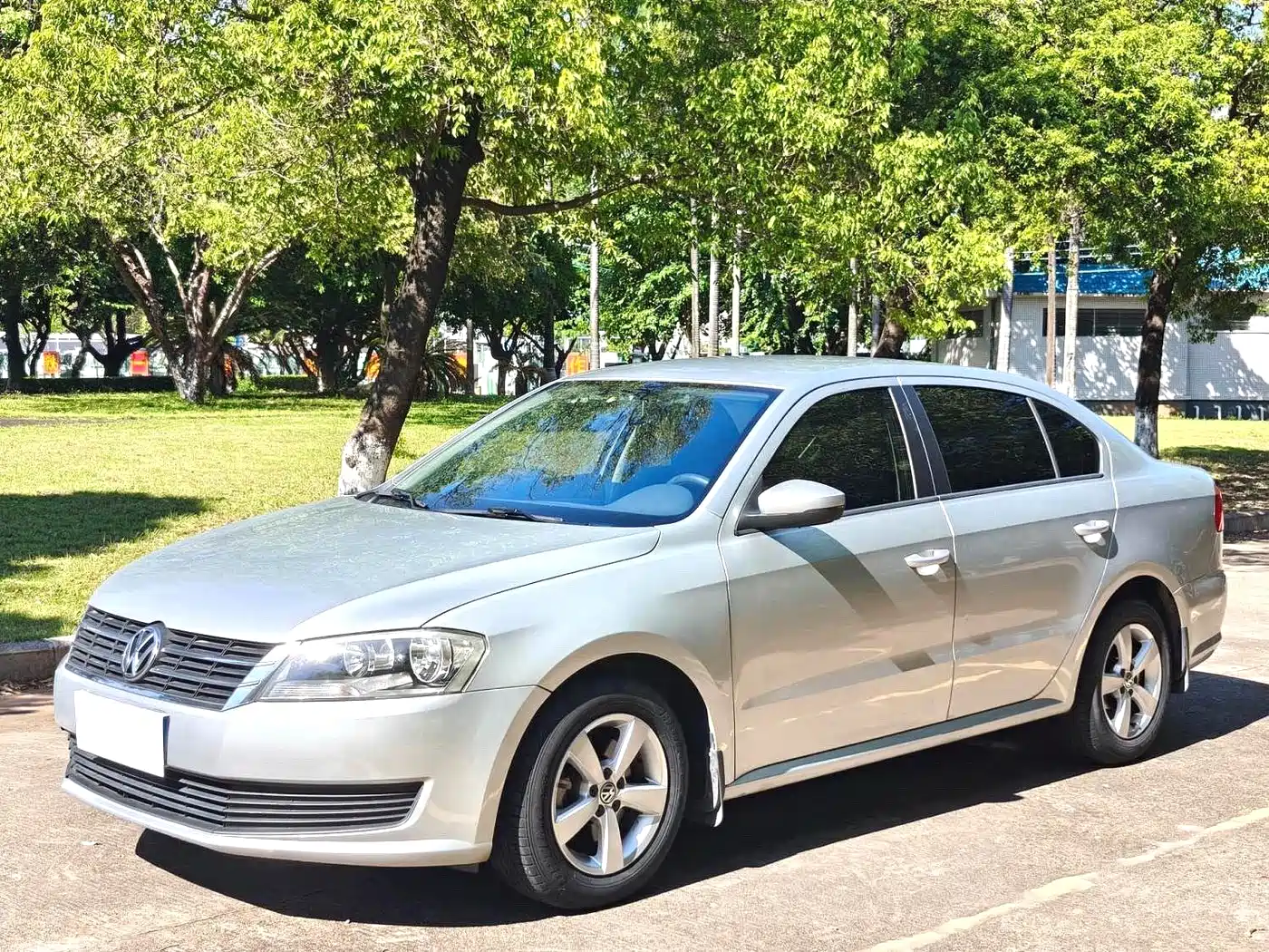 Volkswagen Lavida 2013 Facelift Classic 1.6L Automatic Trend