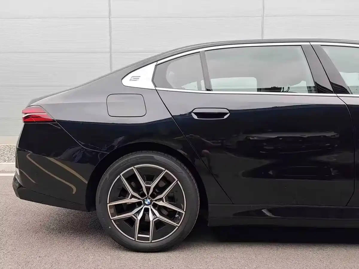 BMW i5 2025 2024 eDrive 35L M Sport Package