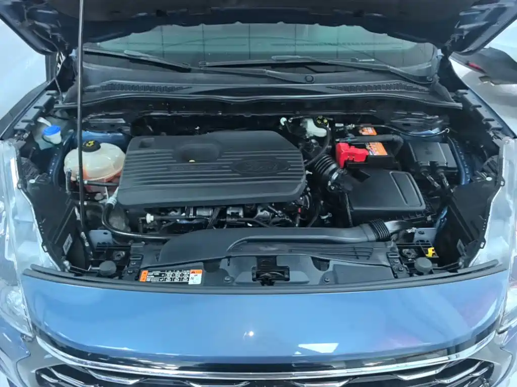 Фото 20 - Ford Escape