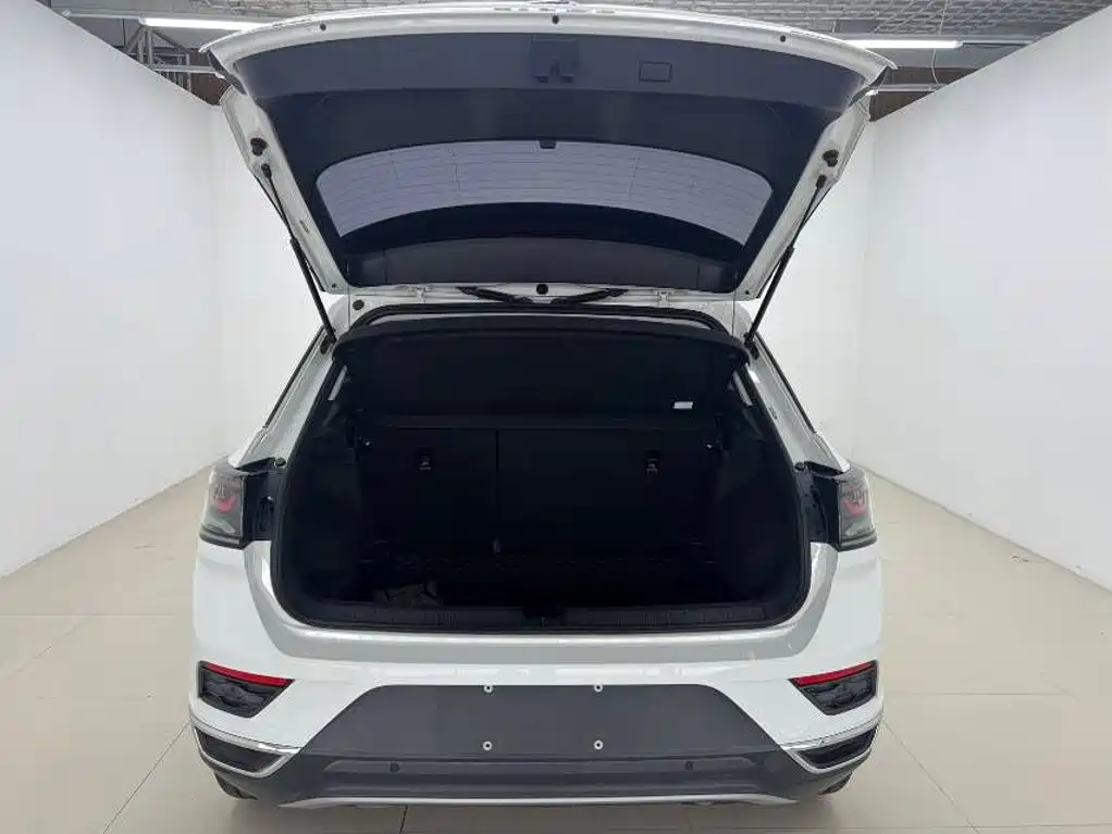 Photo 8 - Volkswagen T-ROC