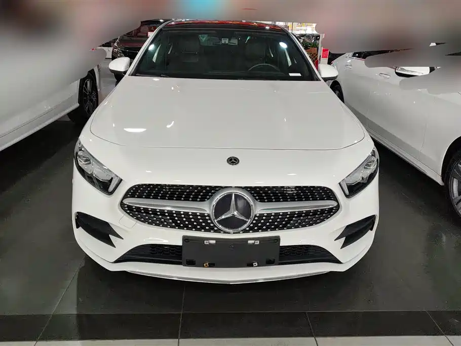 Mercedes-Benz A-Class 2019 A 200 L Sport Sedan фото 2