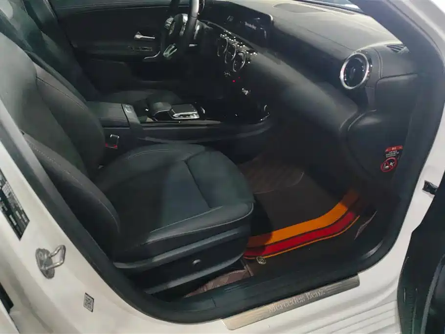Mercedes-Benz A-Class 2019 A 200 L Sport Sedan фото 8