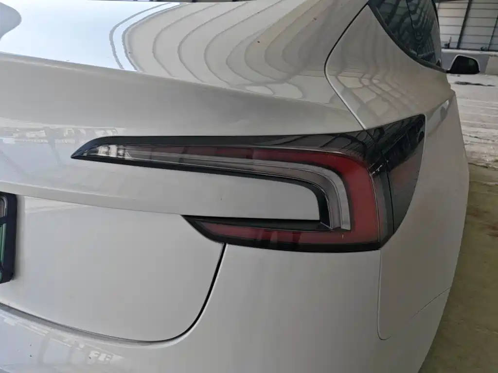 Фото 8 - Tesla Model 3