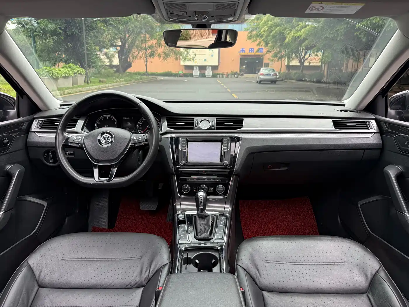 Volkswagen Passat 2017 330TSI DSG Luxury фото 12