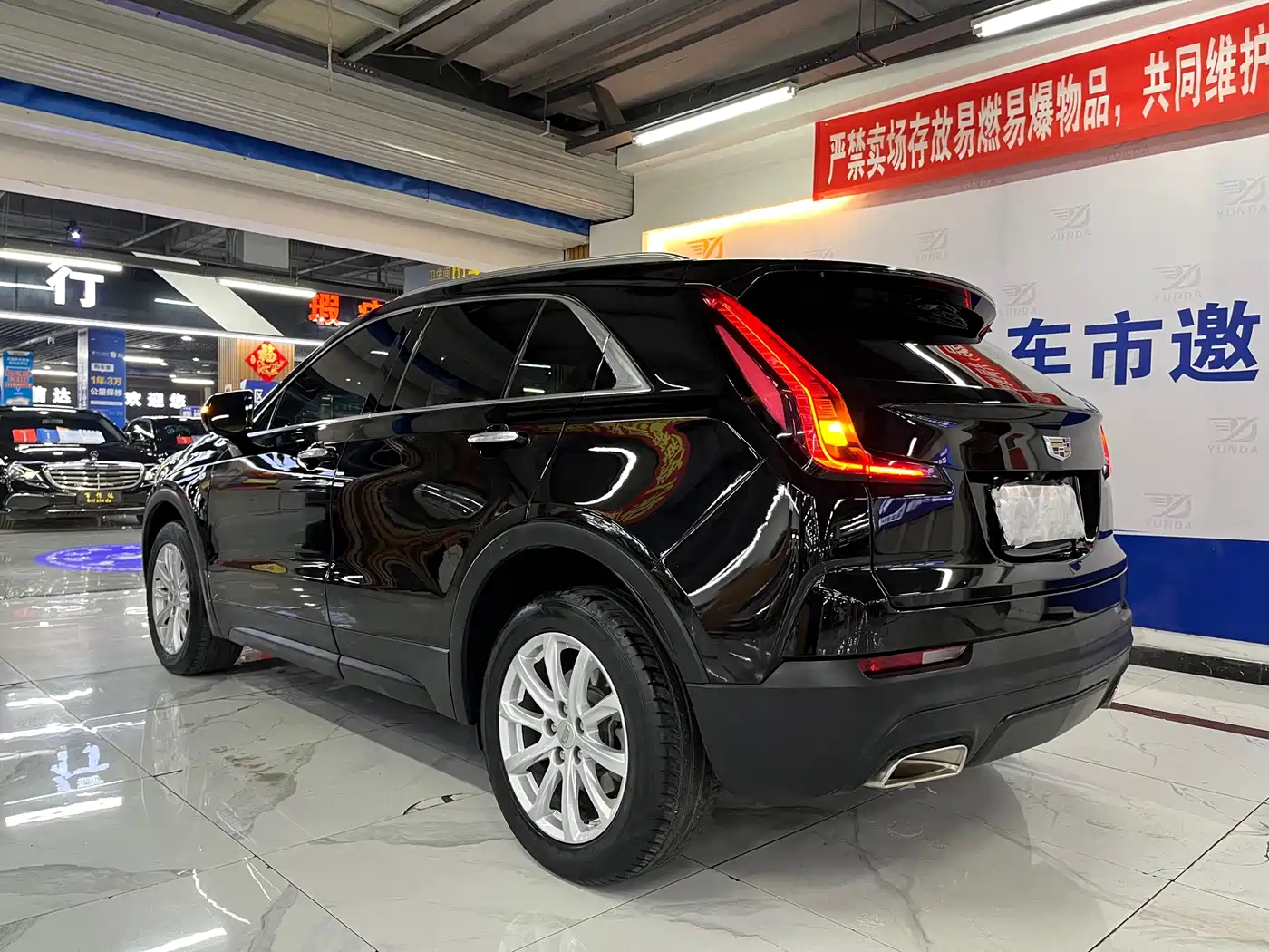 CADILLAC XT4