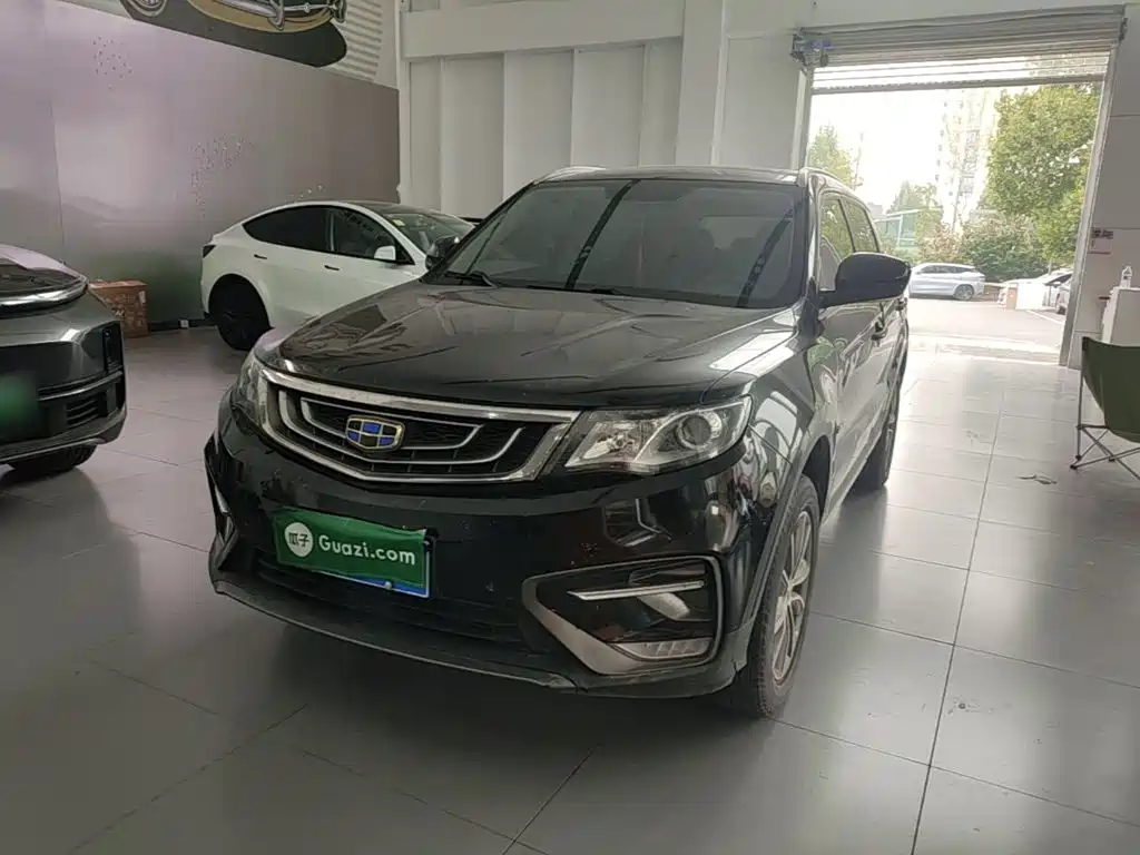 Фото 1 - Geely Atlas