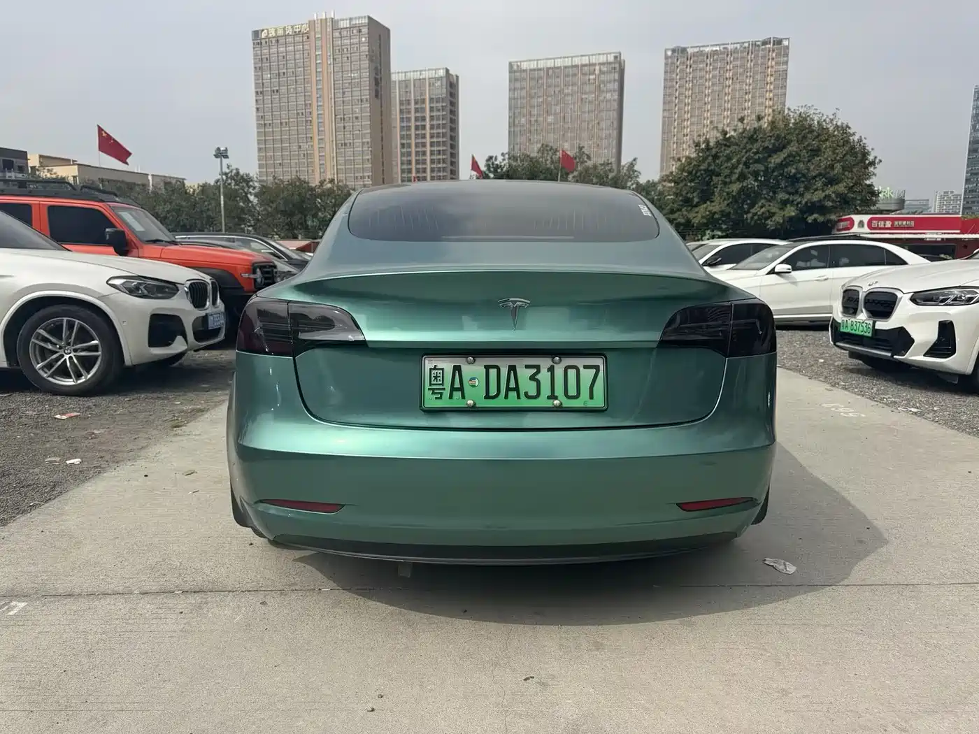 TESLA MODEL 3